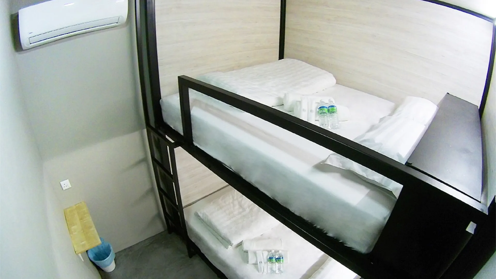 Malacca 1992 Capsule Hotel מלזיה